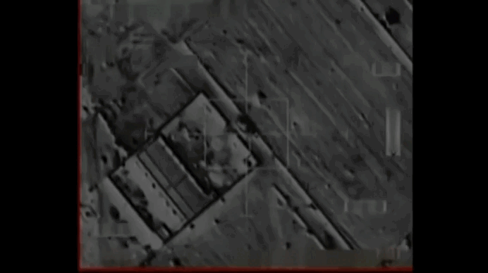 1ArmeeFrançaiseSoyezPretVraiPartie2PaixTankFrancTireurContreLesChartallementDuVerbeMent tir anglais russe Chinois Hopitaux prisons maison immeubles JourJ 1ereEt2ndGuerreMondiale