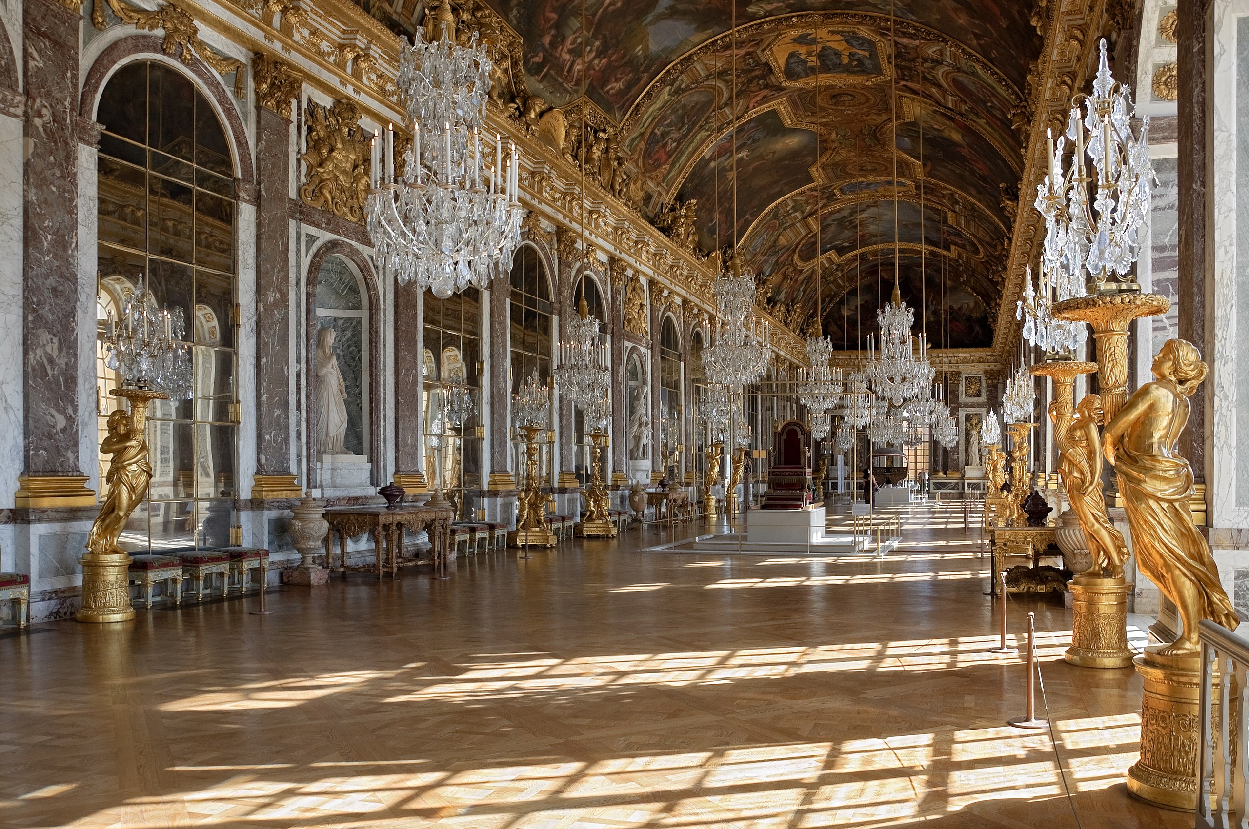 2560px Chateau Versailles Galerie des Glaces
