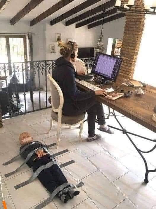 Blague   Enfant attaché