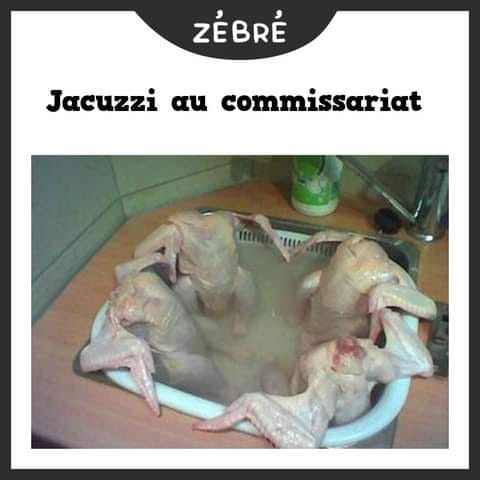 Blague   jacuzzi au commisariat