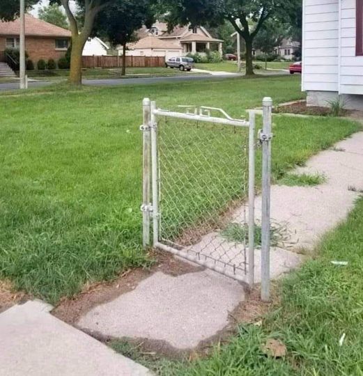 Blague   photo insolite   porte d'entré