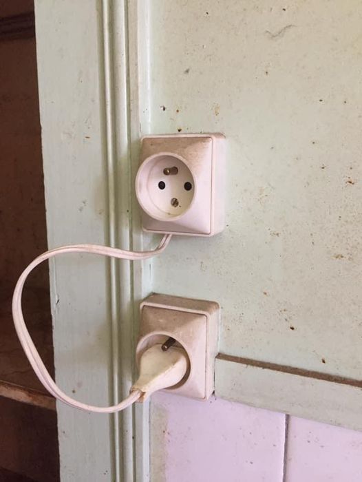 Blague   pourquoi   prise de courant