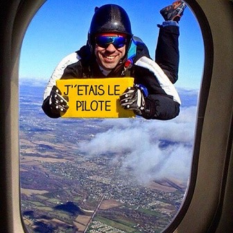 Blague   quand tu es en avion et que tu vois quelqu'un à l'hublo qui te dit j'étais le pilote