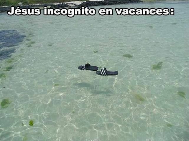 Blague   jésus incgnito en vacances qui marche sur l'eau