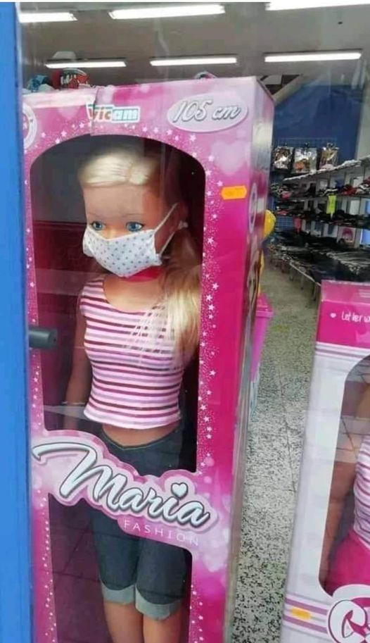 Blague   barbie avec un masque