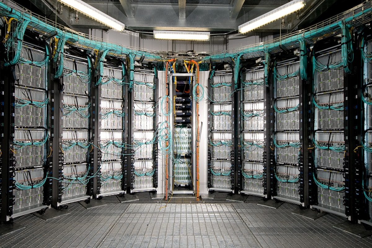 le supercalculateur de microsoft est parmi les plus rapides et fonctionne linux ordinateur.jpg